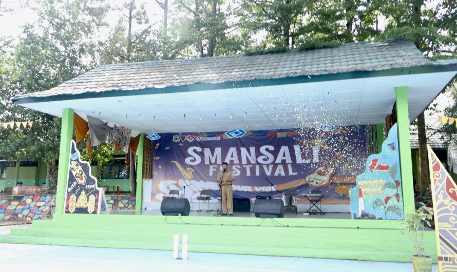 SEMARAK FESTIVAL, GEMILAU KEBERSAMAAN PELAJAR SMANSALI