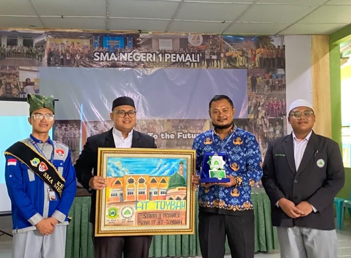 KUNJUNGAN SILATURAHMI SMA IT AT-TOYBAH PANGKALPINANG, SMAN 1 PEMALI ANTUSIAS MENYAMBUT